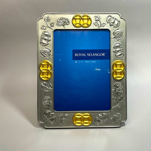 Royal Selangor Double Coin Pewter & 24K Gold Photoframe holds 4R / 4” x 6” photo - Picture 2 of 12